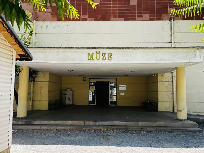 Musée d'Akhisar (Akhisar Müzesi) : guide de l'exposition et de la visite